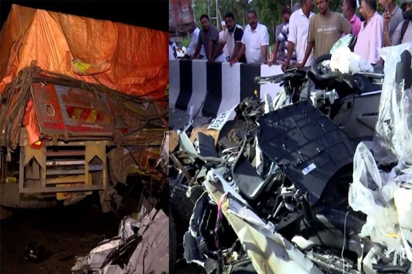 thrissur road accident car collides with parked lorry, 8 tamil nadu students killed