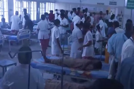 आश्रमशाळेतील २४ विद्यार्थ्यांना रुग्णालयात दाखल