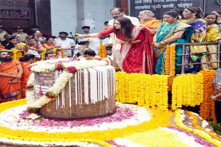 महाशिवलिंगाचे पूजन