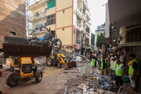 पुनर्विकासासह नियमांची पुनर्रचनाही हवी