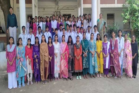 न्यू इंग्लिश हायस्कूलमध्ये ‘विद्यार्थी शिक्षक’ बनले!